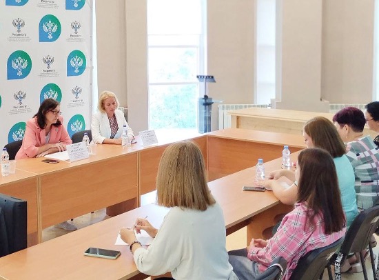 Пресс-релиз от 29.07.2024 «Публичные обсуждения результатов правоприменительной практики  в сфере государственного земельного контроля (надзора) и федерального геодезического надзора прошли в самарском Росреестре»